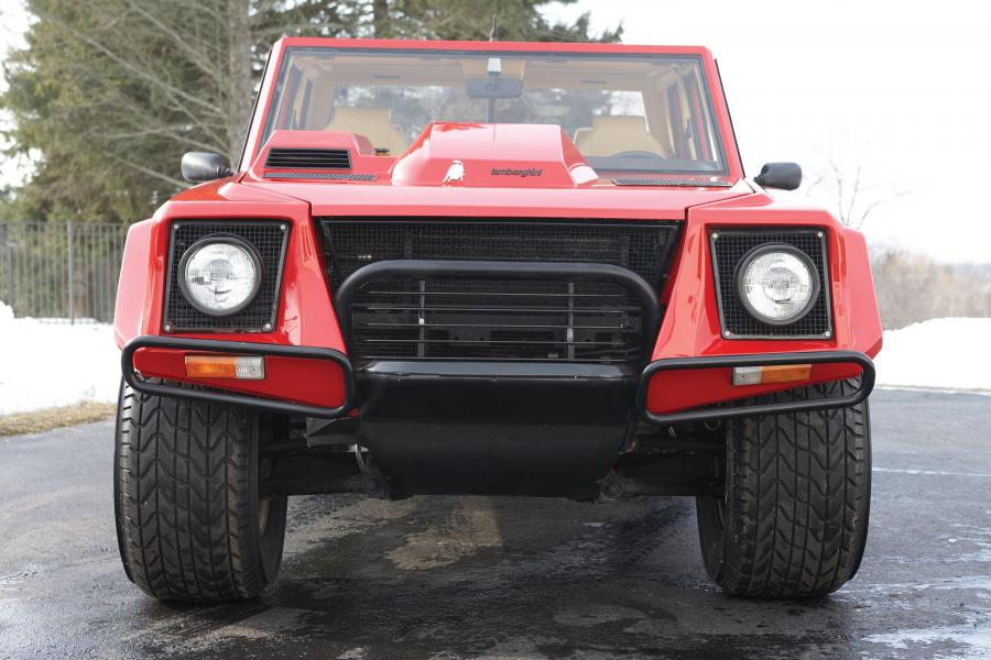  Lamborghini LM002 1988 года  (фото 6 из 7)